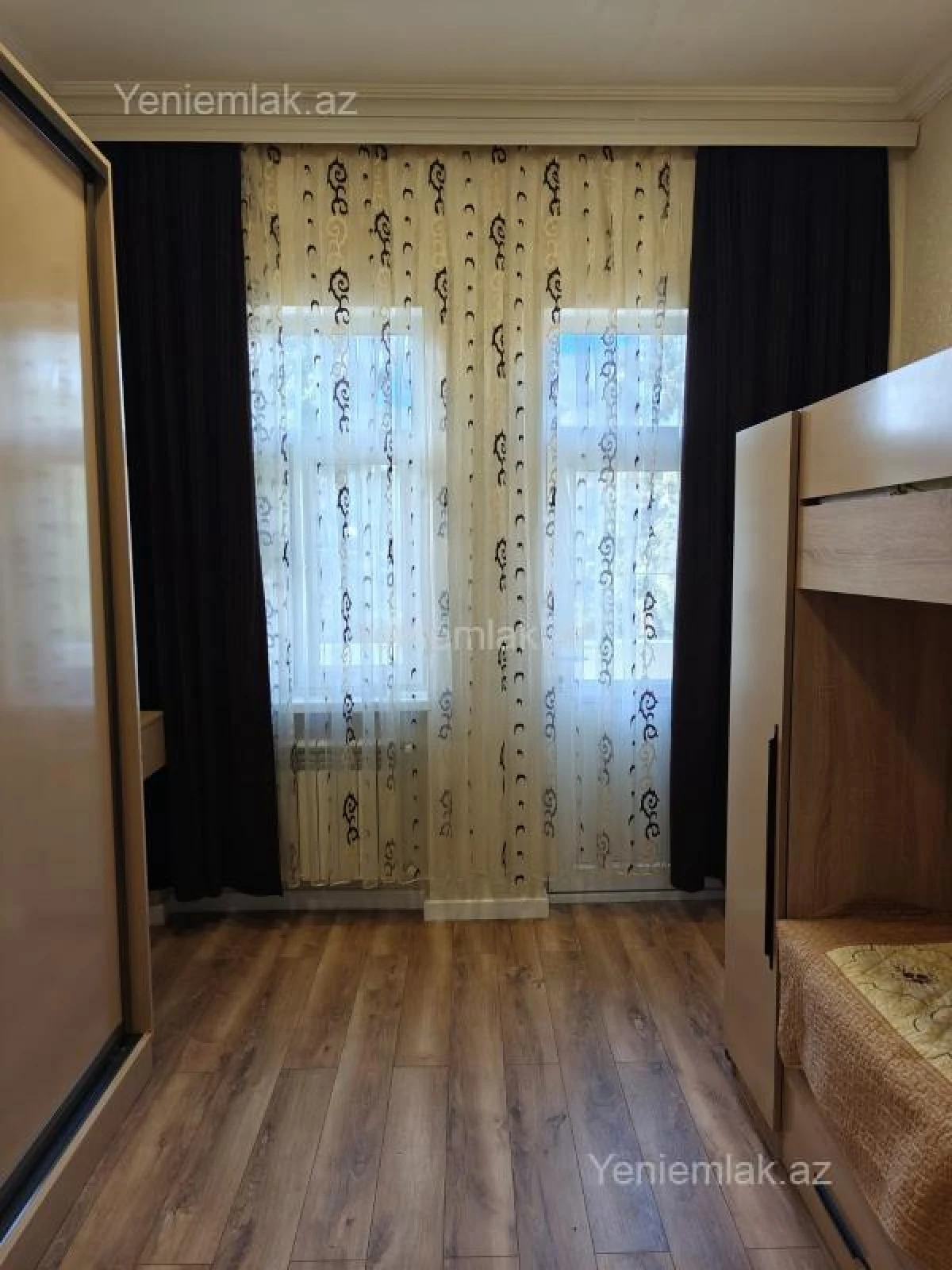 Satılır 3 otaqlı köhnə tikili 86 m²