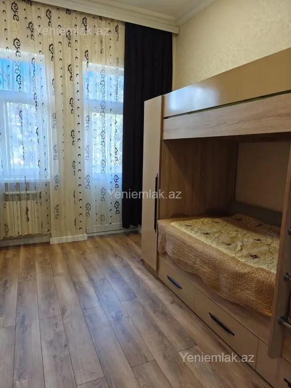 Satılır 3 otaqlı köhnə tikili 86 m²