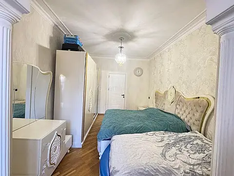 Satılır 2 otaqlı köhnə tikili 65 m²