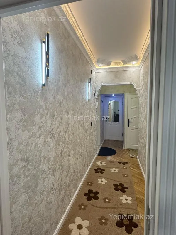 Satılır 2 otaqlı köhnə tikili 65 m²
