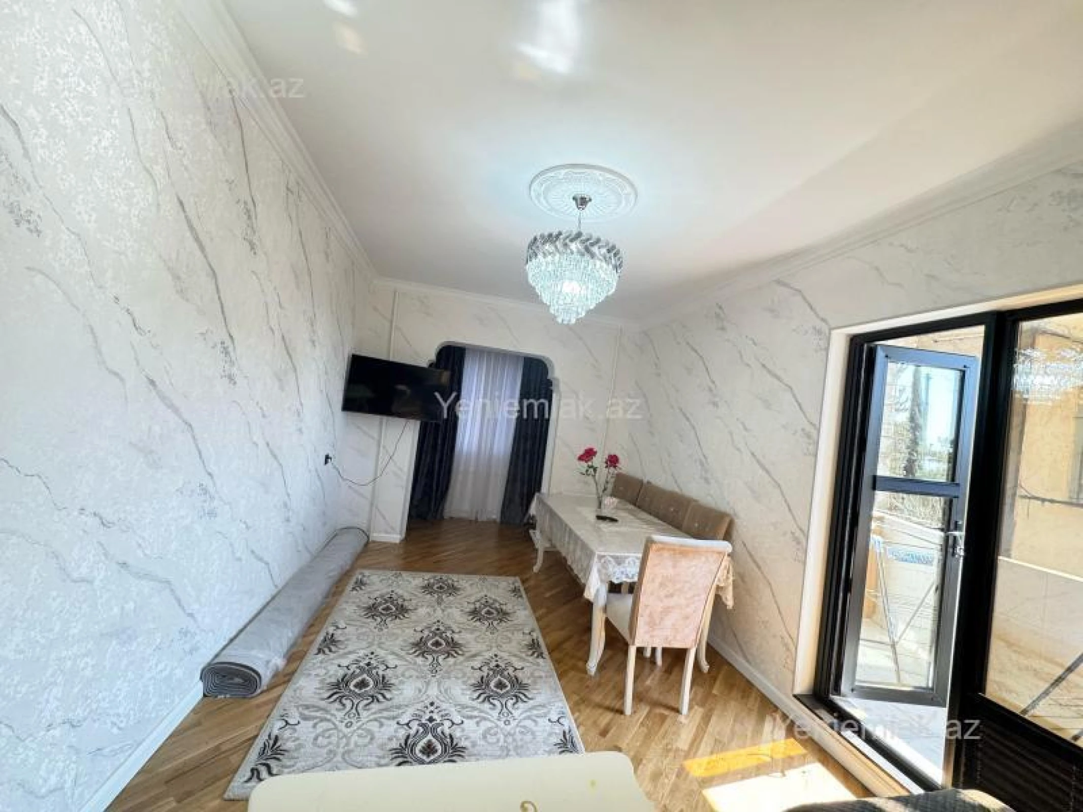 Satılır 2 otaqlı köhnə tikili 65 m²