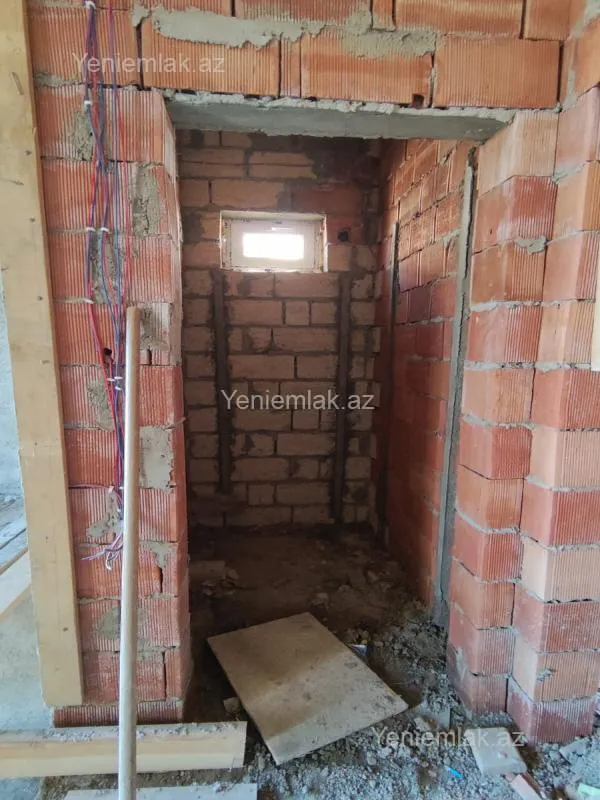 Satılır 4 otaqlı həyət evi 200 m²