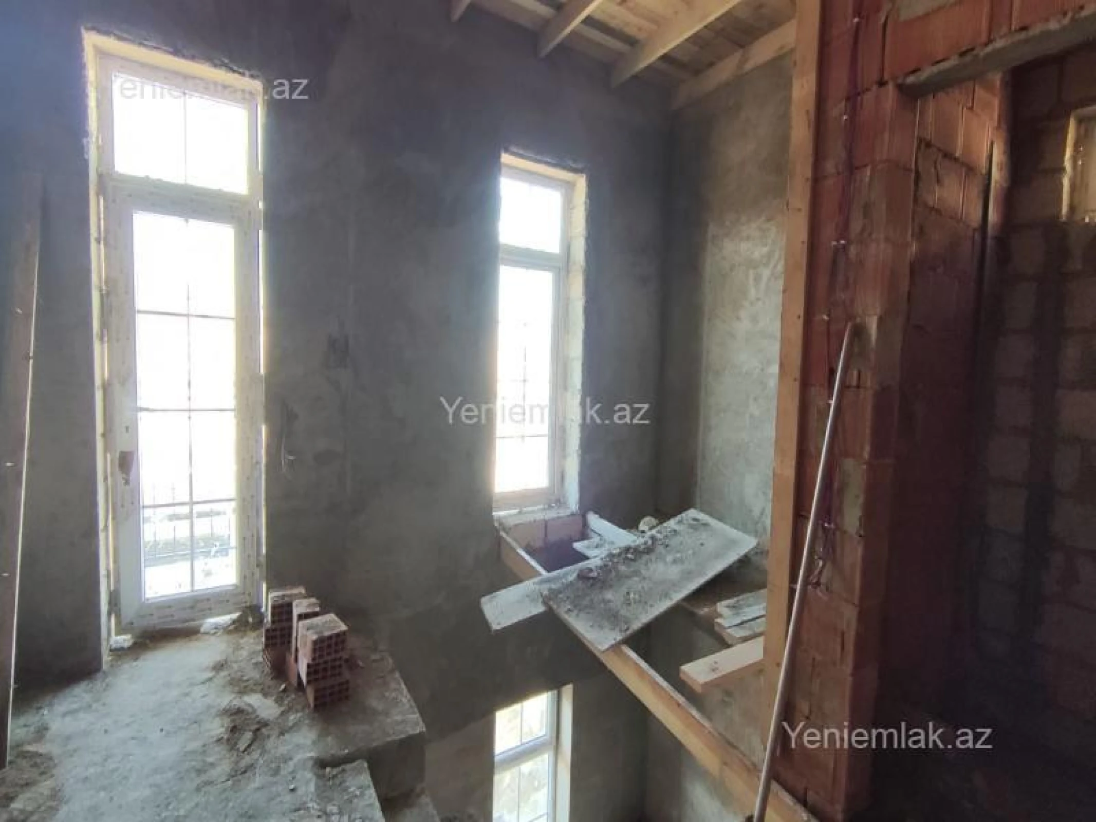 Satılır 4 otaqlı həyət evi 200 m²