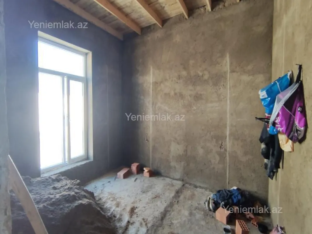 Satılır 4 otaqlı həyət evi 200 m²