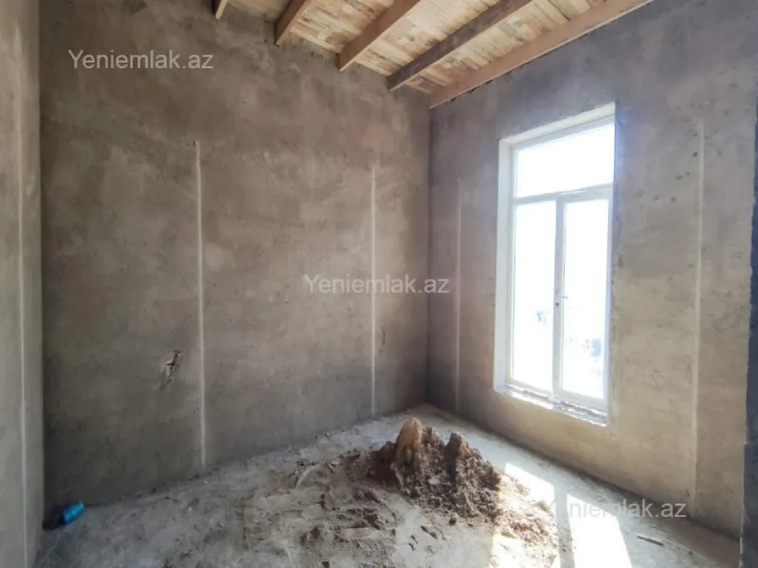 Satılır 4 otaqlı həyət evi 200 m²