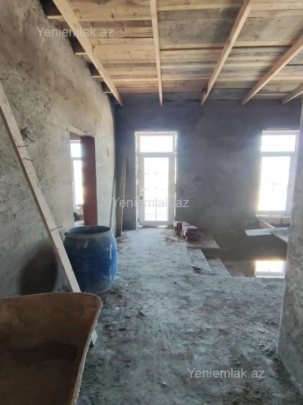 Satılır 4 otaqlı həyət evi 200 m²