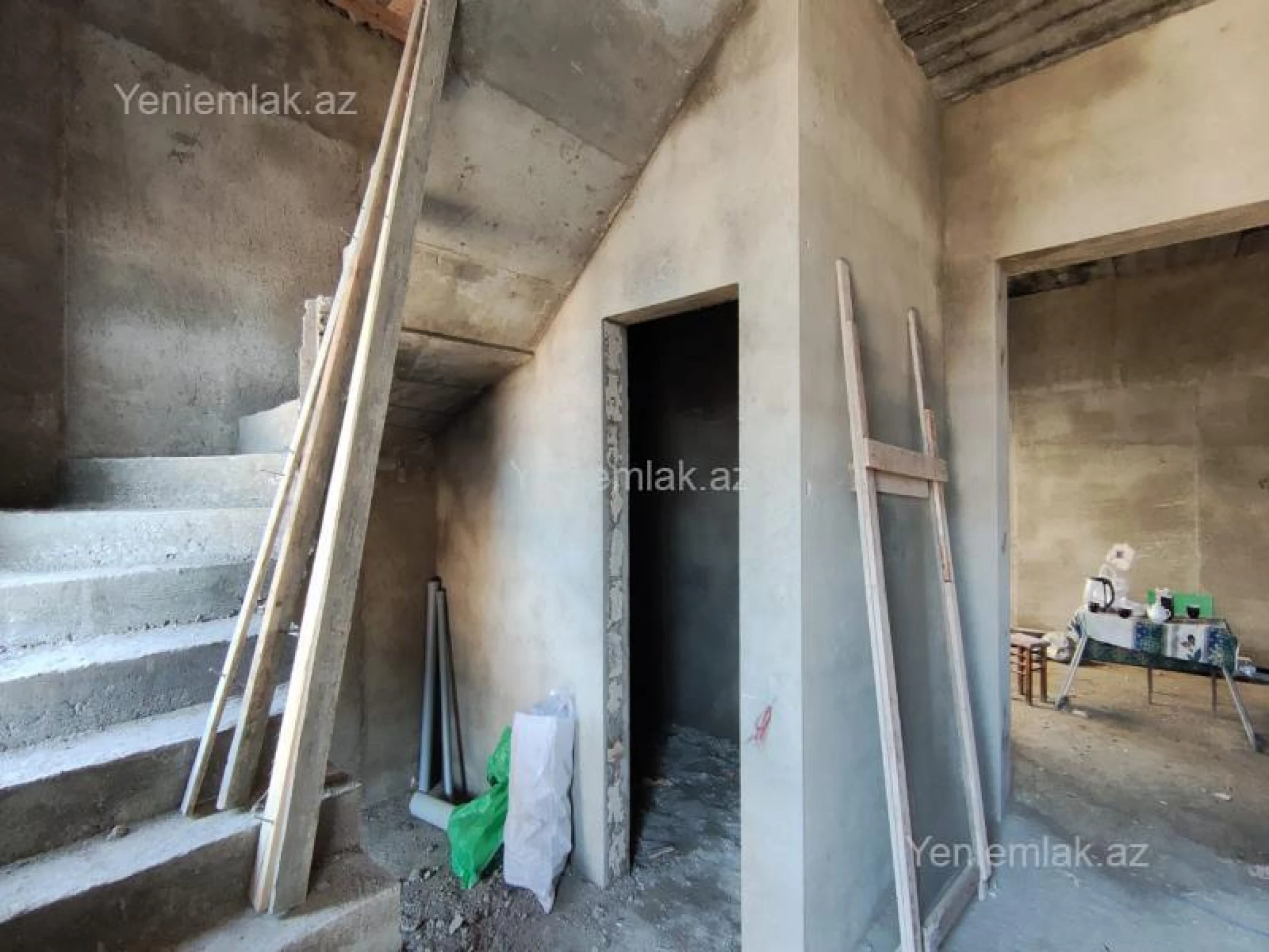 Satılır 4 otaqlı həyət evi 200 m²