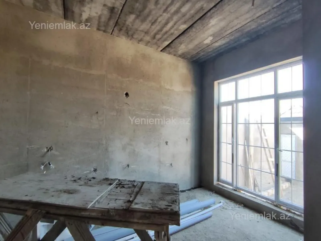 Satılır 4 otaqlı həyət evi 200 m²