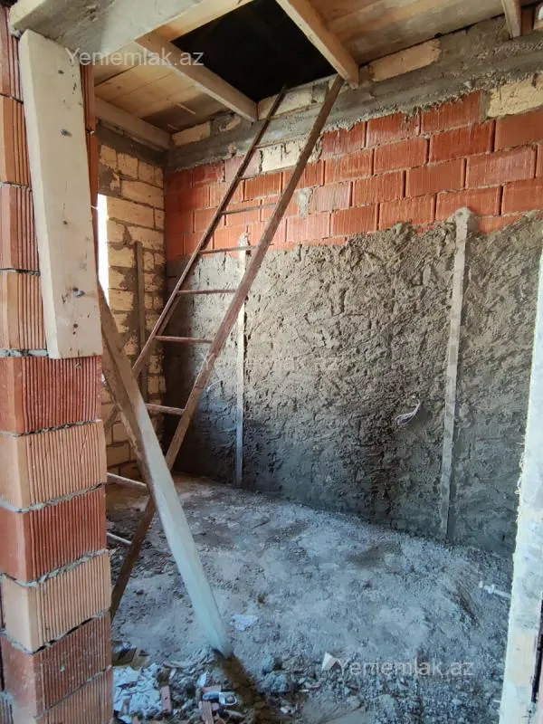 Satılır 4 otaqlı həyət evi 200 m²