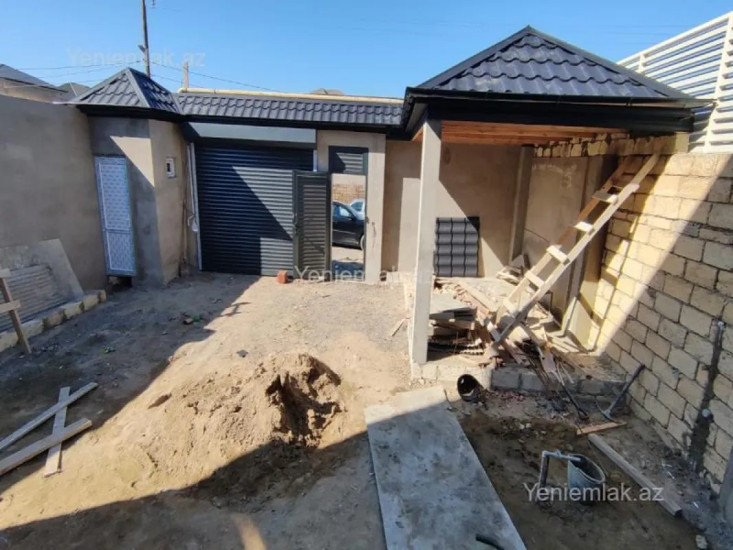 Satılır 4 otaqlı həyət evi 200 m²
