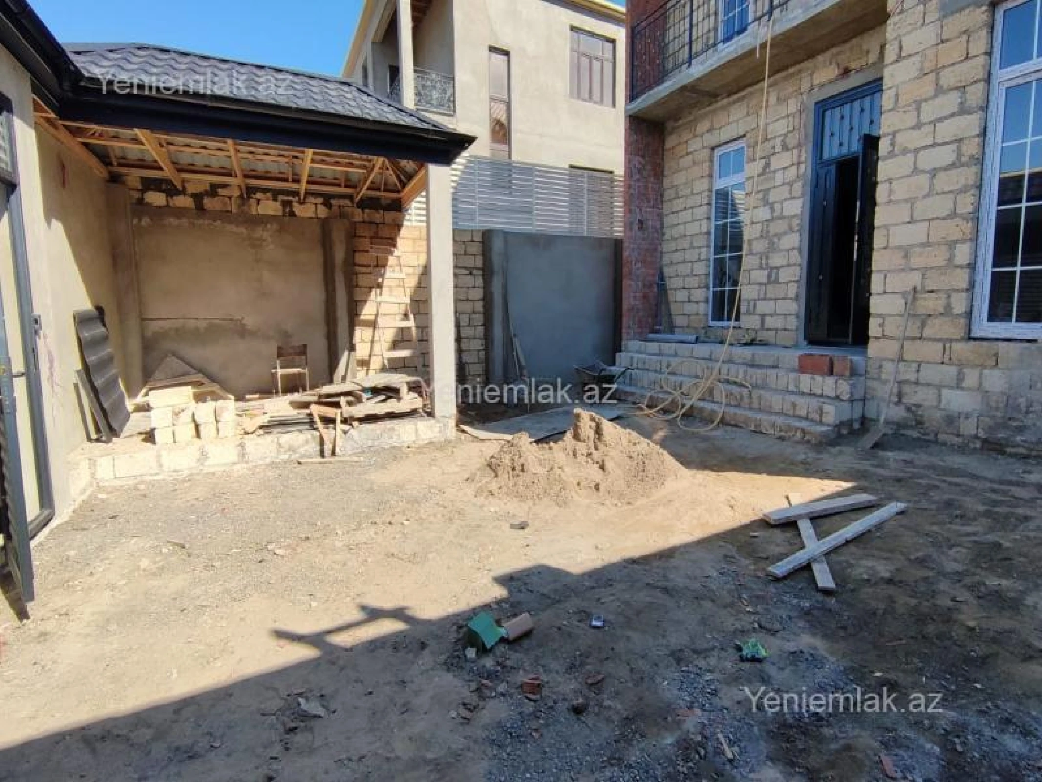 Satılır 4 otaqlı həyət evi 200 m²