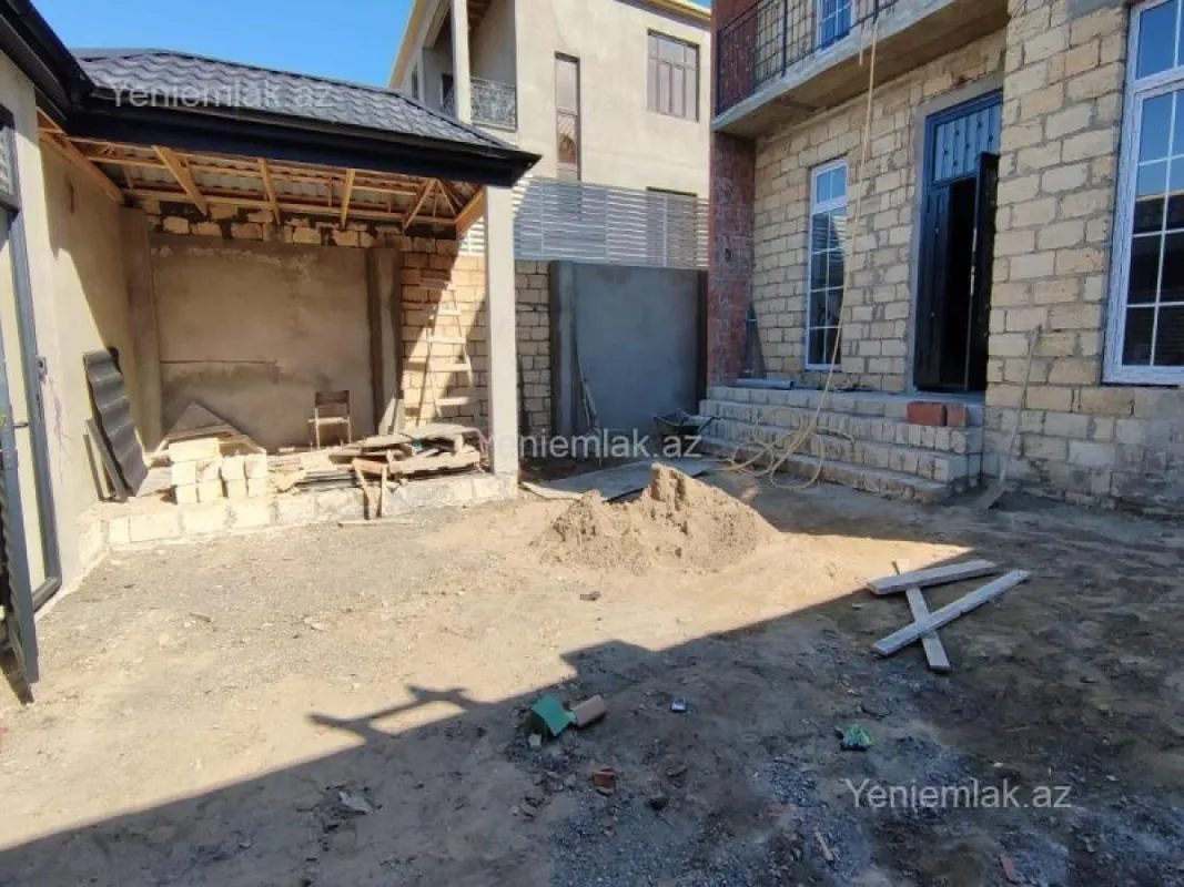Satılır 4 otaqlı həyət evi 200 m²