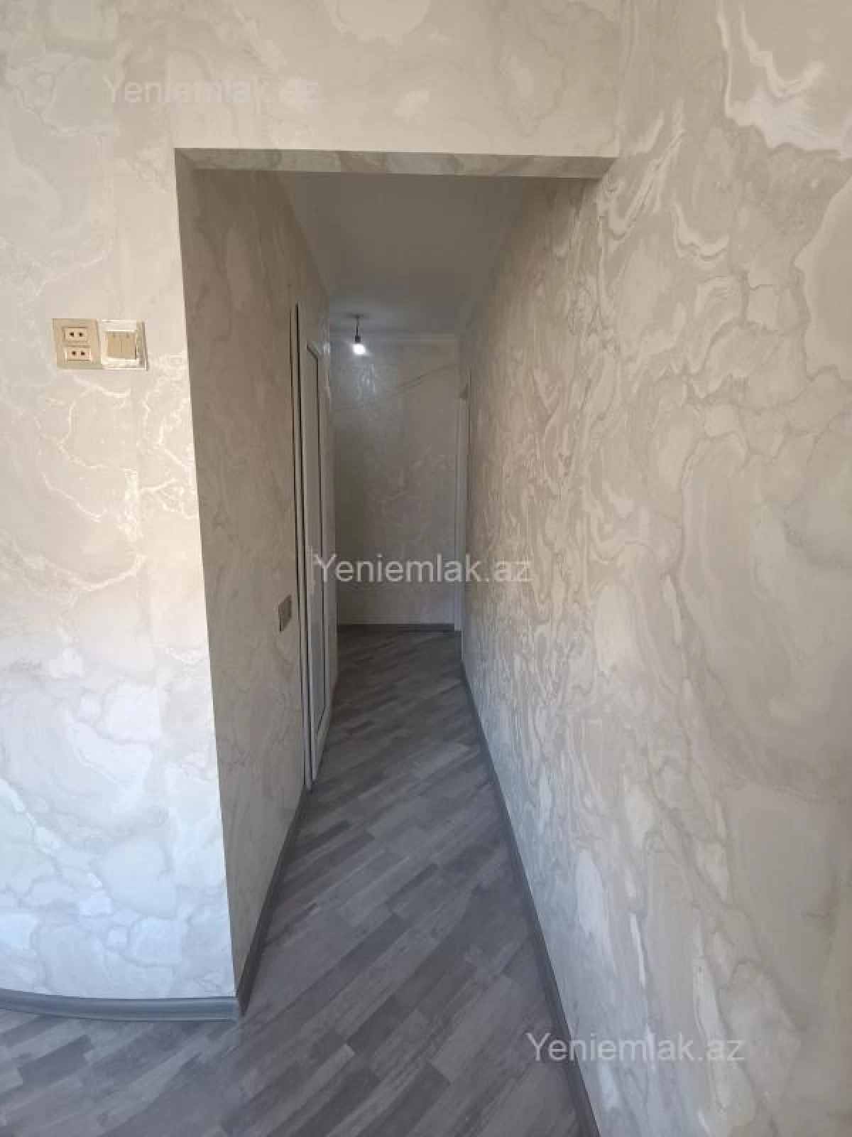 Satılır 2 otaqlı köhnə tikili 47 m²