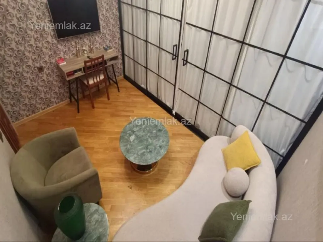 Satılır 3 otaqlı yeni tikili 80 m²