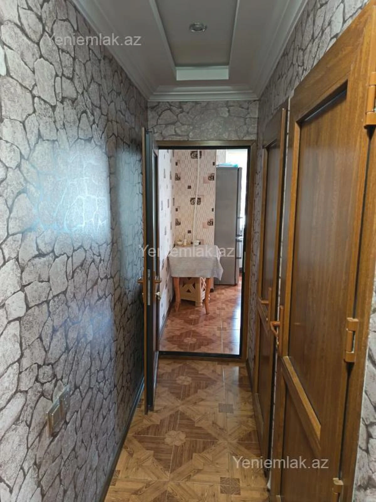 Satılır 3 otaqlı köhnə tikili 100 m²