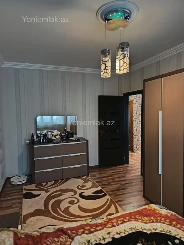 Satılır 3 otaqlı köhnə tikili 100 m²