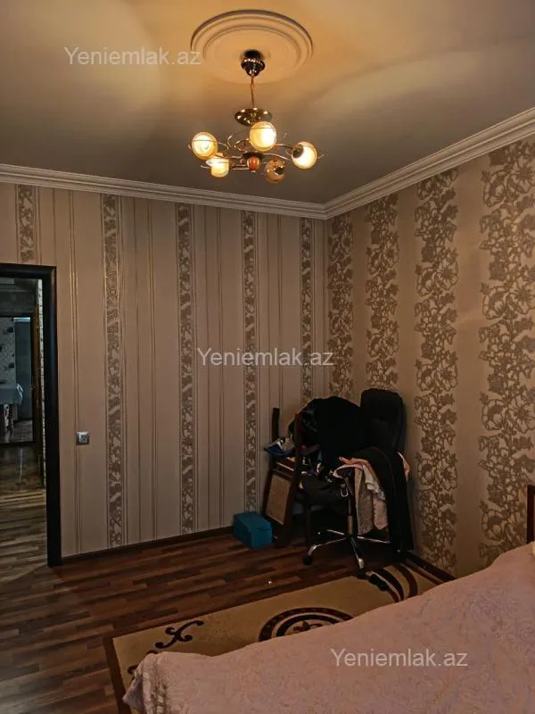 Satılır 3 otaqlı köhnə tikili 100 m²