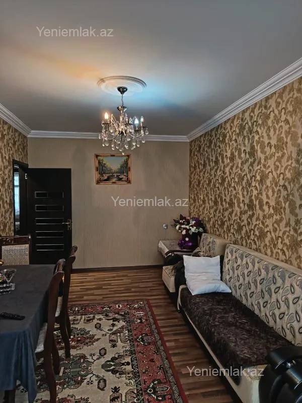 Satılır 3 otaqlı köhnə tikili 100 m²