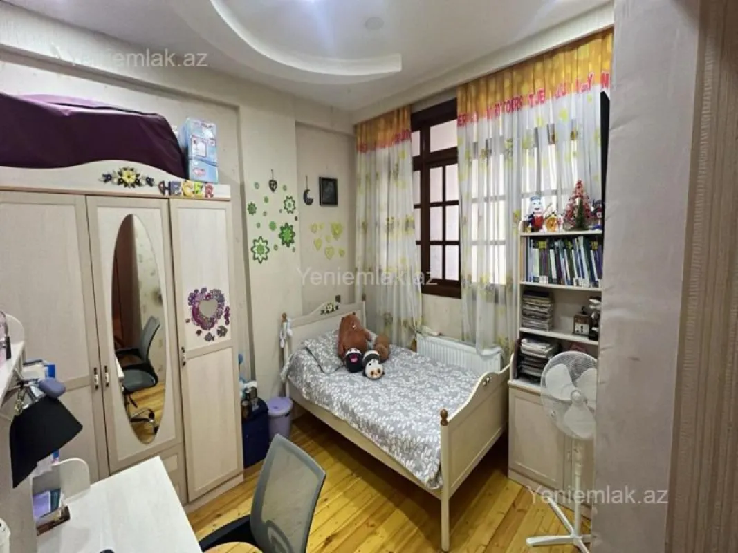 Satılır 3 otaqlı yeni tikili 82 m²