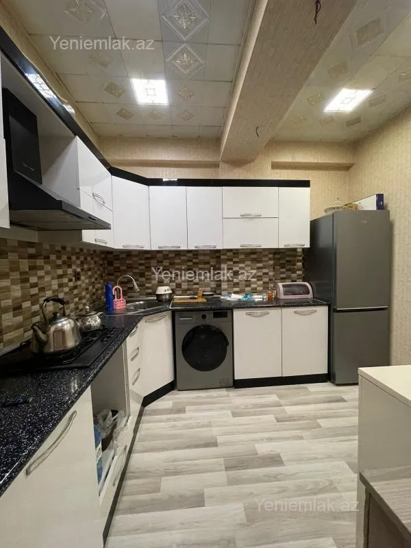 Satılır 3 otaqlı yeni tikili 82 m²