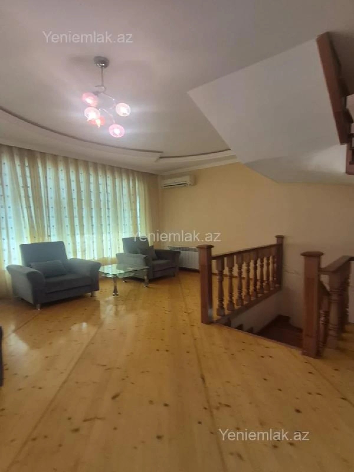 Satılır 8 otaqlı həyət evi 400 m²