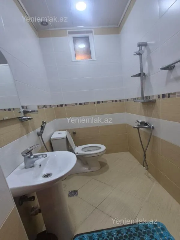Satılır 8 otaqlı həyət evi 400 m²