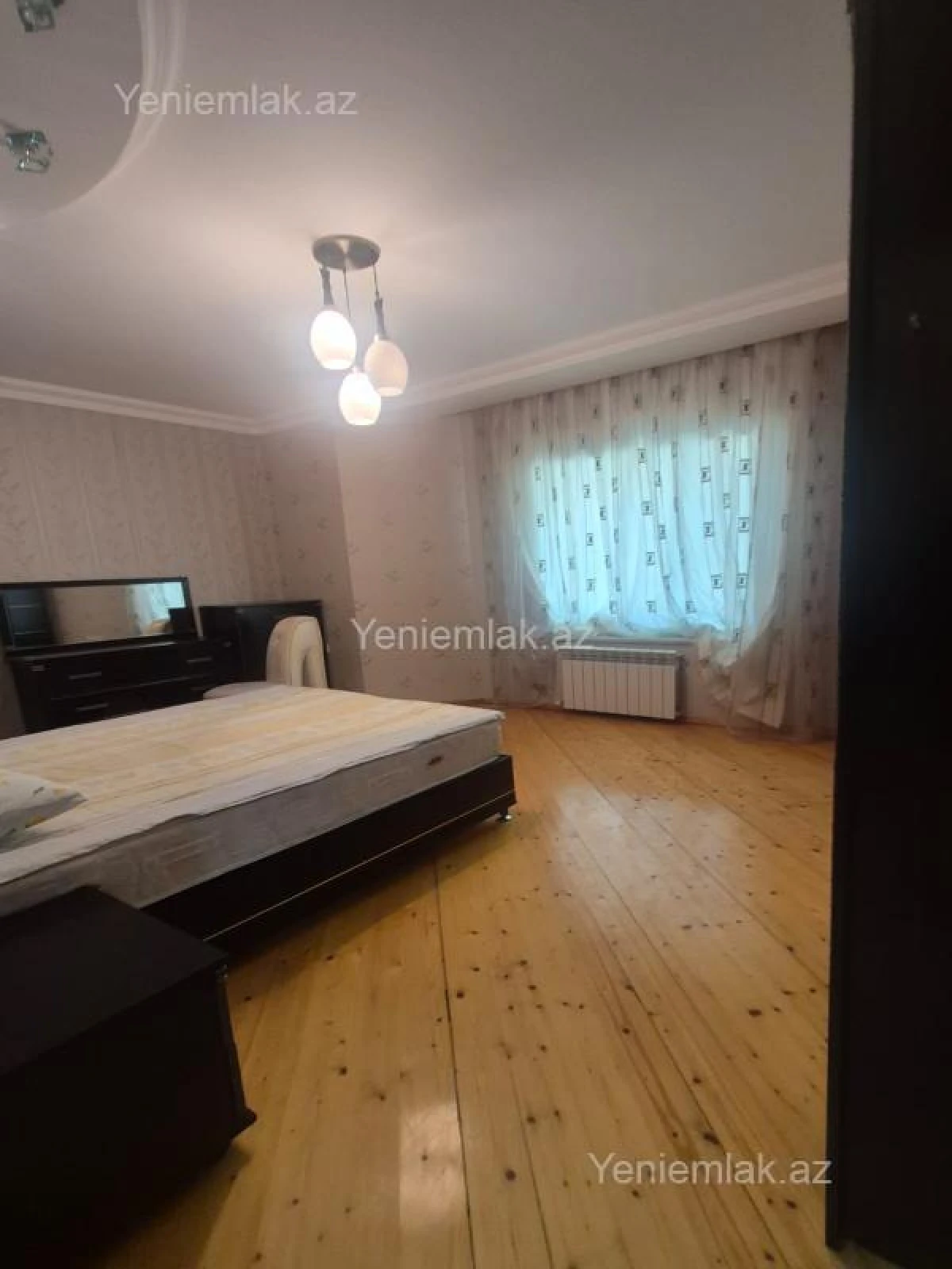 Satılır 8 otaqlı həyət evi 400 m²