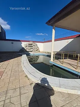 Satılır 8 otaqlı həyət evi 400 m²