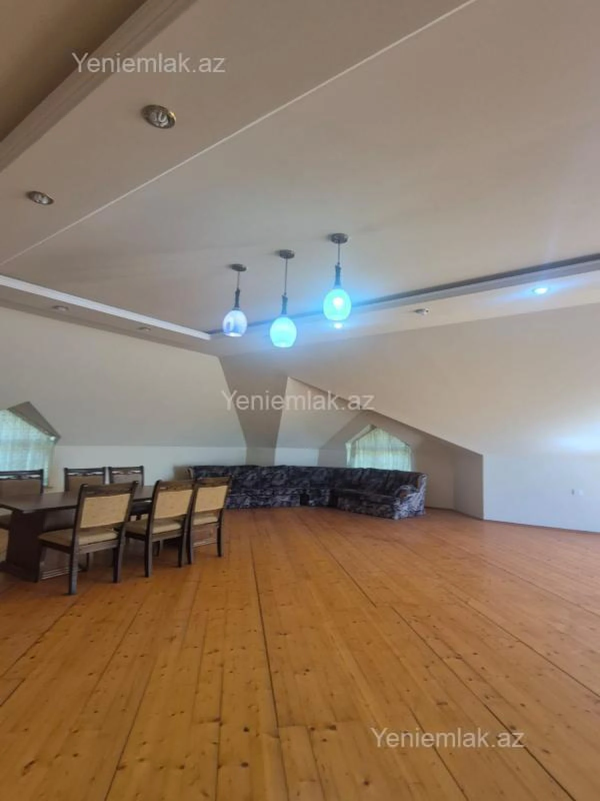 Satılır 8 otaqlı həyət evi 400 m²