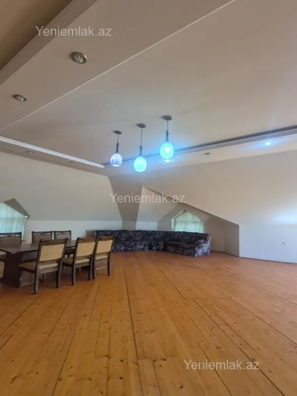 Satılır 8 otaqlı həyət evi 400 m²