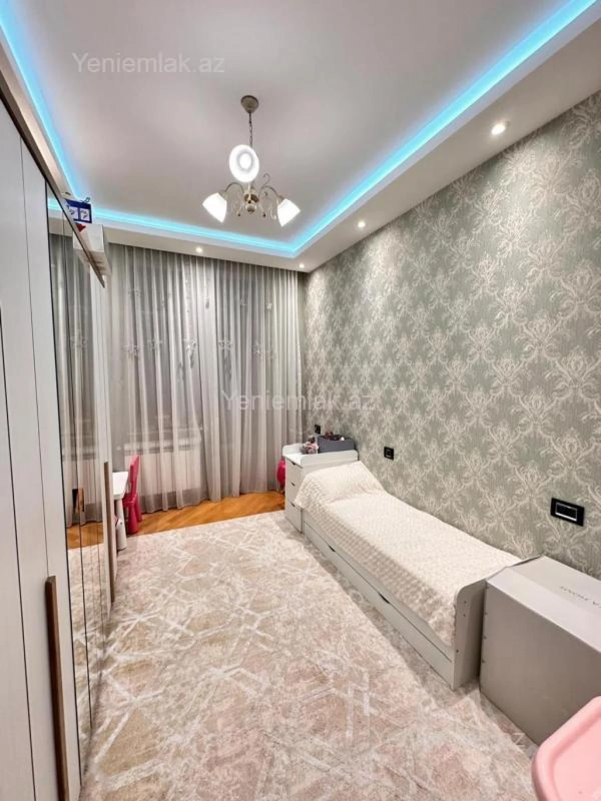 Satılır 3 otaqlı yeni tikili 125 m²