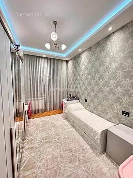 Satılır 3 otaqlı yeni tikili 125 m²