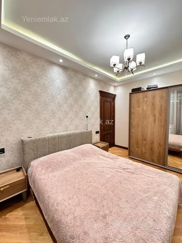 Satılır 3 otaqlı yeni tikili 125 m²
