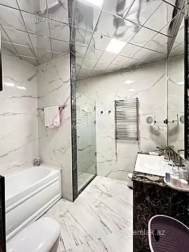 Satılır 3 otaqlı yeni tikili 125 m²