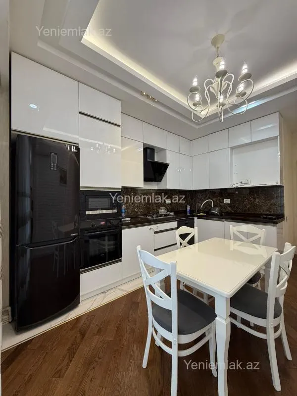 Satılır 3 otaqlı yeni tikili 105 m²