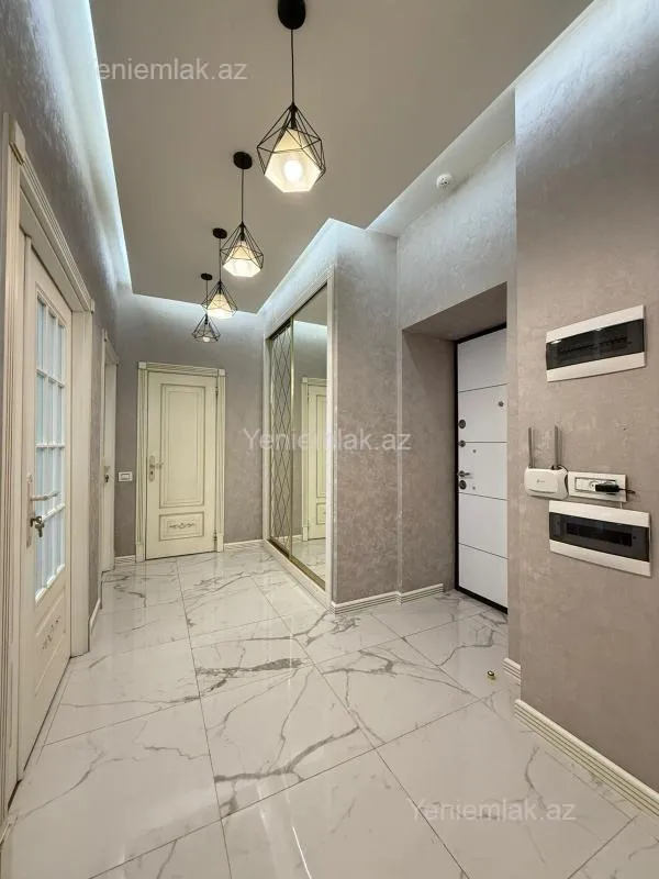 Satılır 3 otaqlı yeni tikili 105 m²