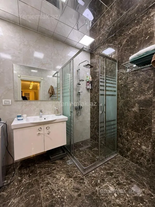 Satılır 3 otaqlı yeni tikili 105 m²