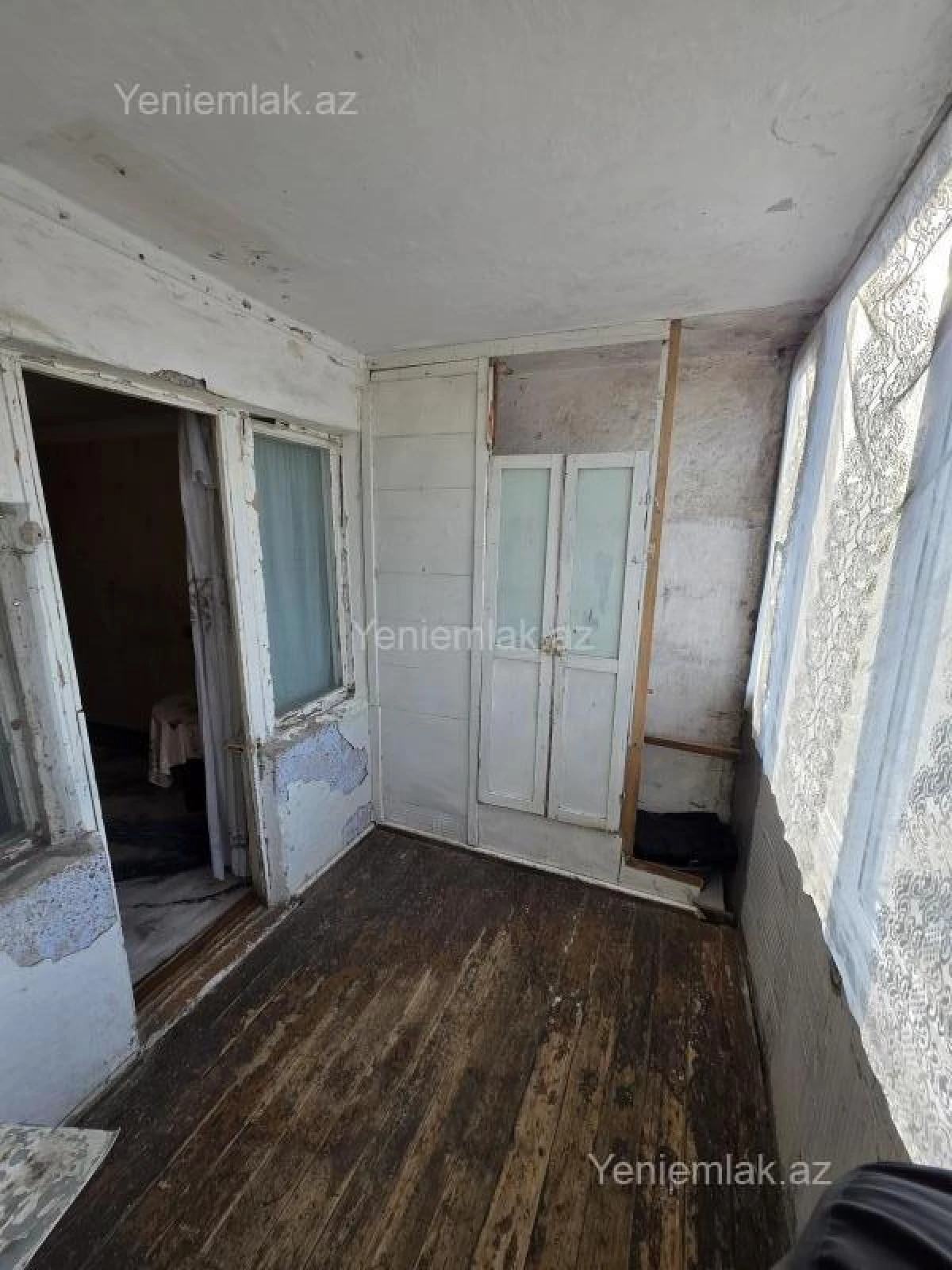 Satılır 2 otaqlı köhnə tikili 54 m²
