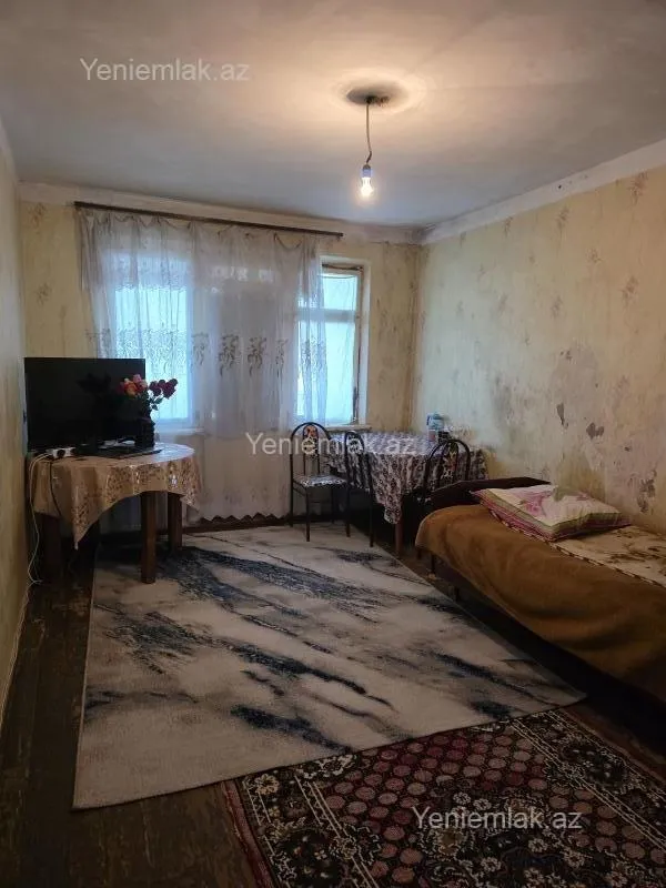 Satılır 2 otaqlı köhnə tikili 54 m²
