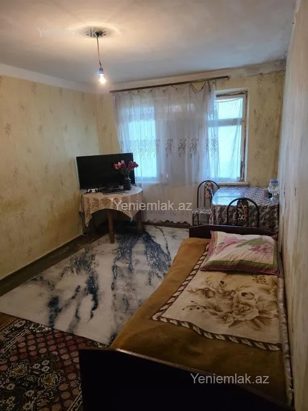 Satılır 2 otaqlı köhnə tikili 54 m²