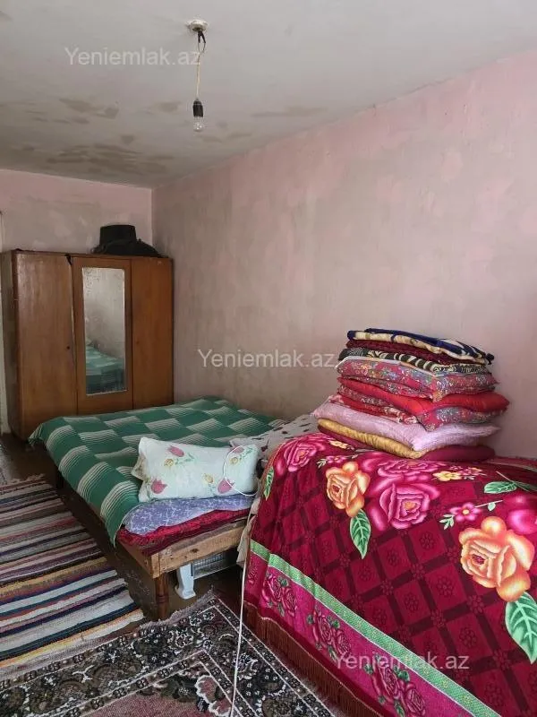 Satılır 2 otaqlı köhnə tikili 54 m²