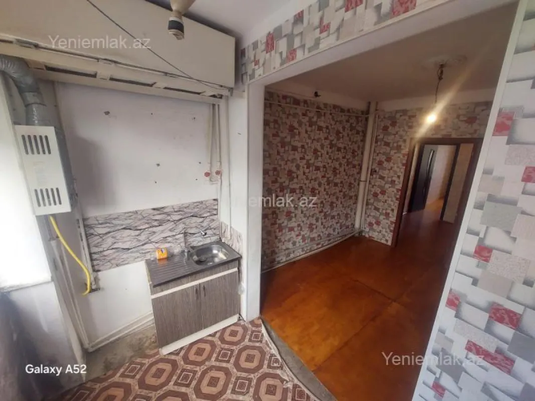 Satılır 3 otaqlı köhnə tikili 70 m²