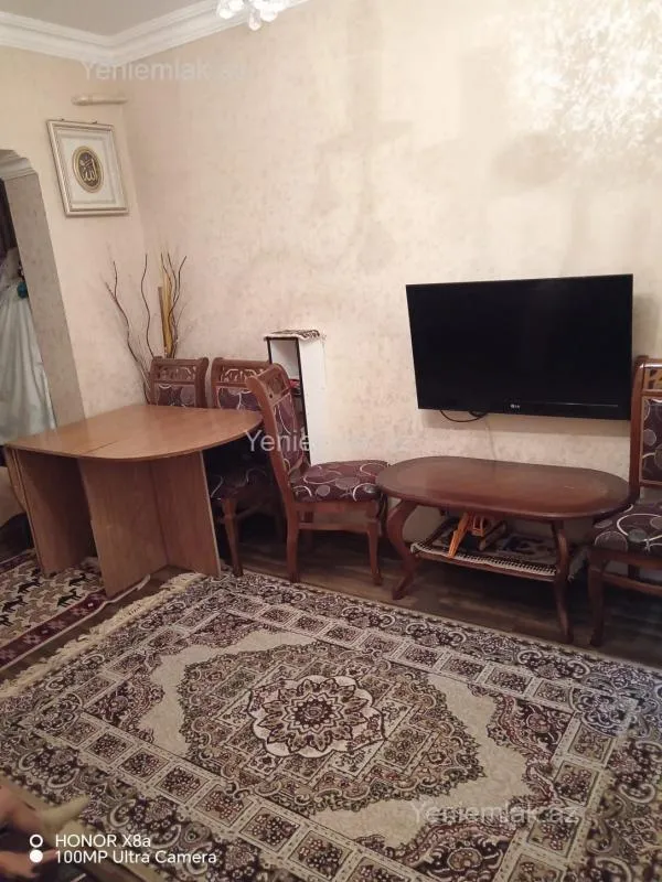 Satılır 2 otaqlı köhnə tikili 60 m²