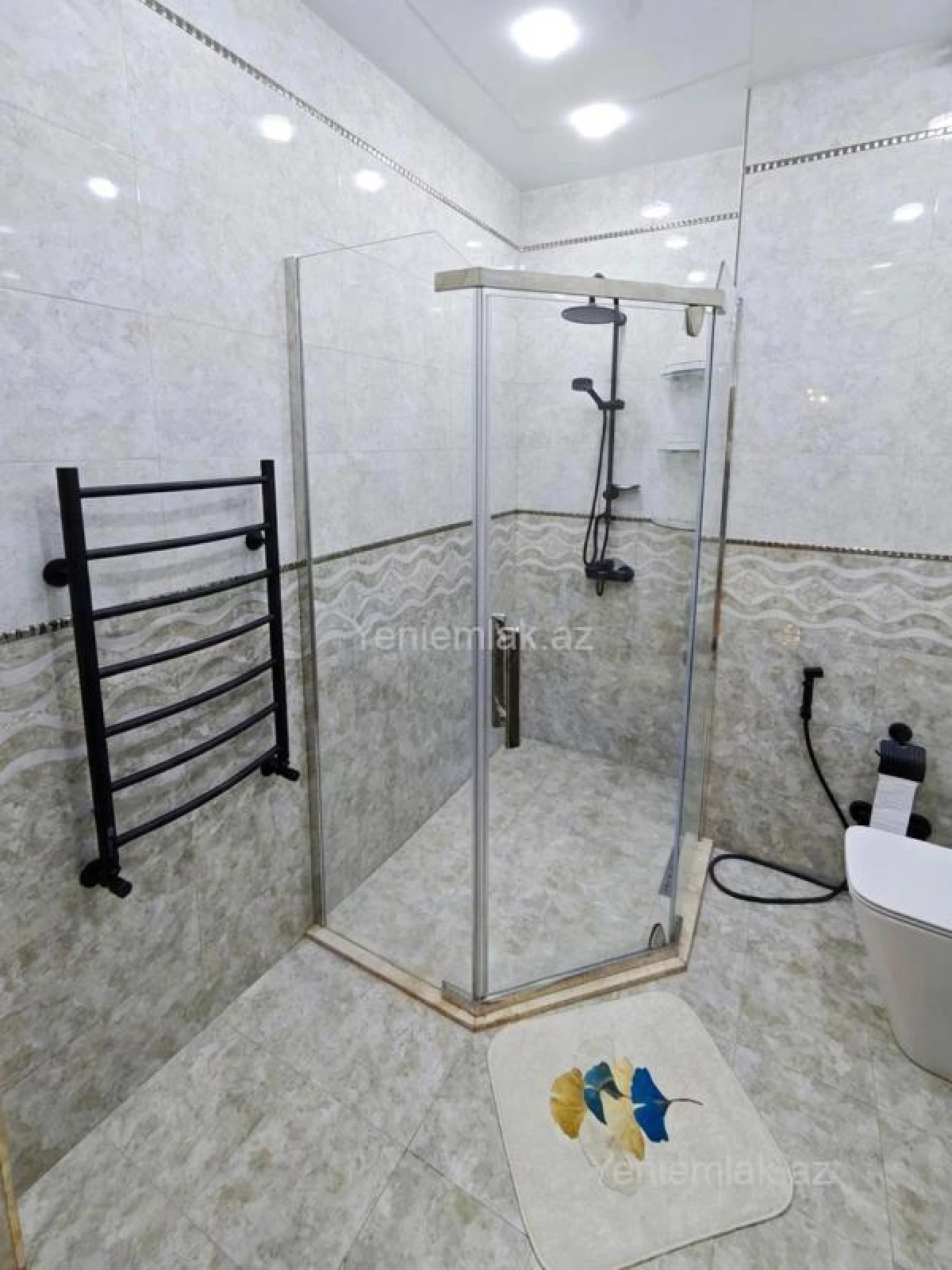 Satılır 3 otaqlı yeni tikili 150 m²