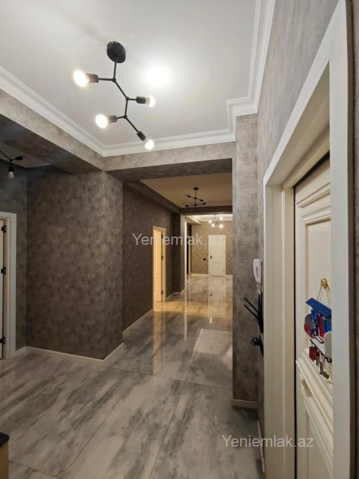 Satılır 3 otaqlı yeni tikili 150 m²