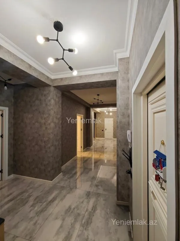Satılır 3 otaqlı yeni tikili 150 m²
