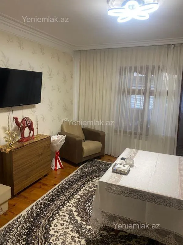 Satılır 3 otaqlı köhnə tikili 60 m²
