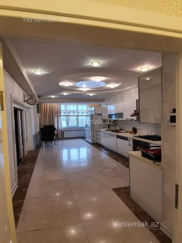 Satılır 4 otaqlı yeni tikili 195 m²