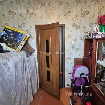Satılır 4 otaqlı köhnə tikili 81 m²