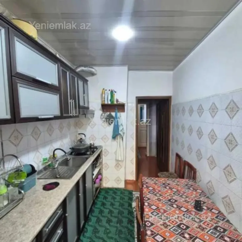 Satılır 4 otaqlı köhnə tikili 81 m²